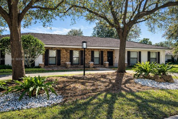 Undisclosed Address Palmetto Bay, FL 33157