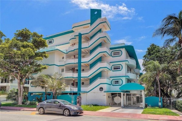 9156 Collins Ave #204 Surfside, FL 33154