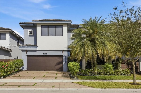 16033 NW 87th Ct Miami Lakes, FL 33018