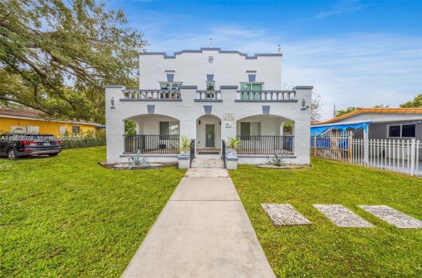 1020 SW 23rd Ave #4 Miami, FL 33135