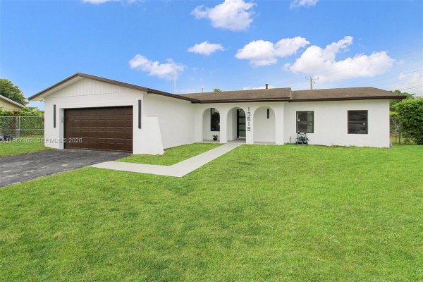 13615 SW 72nd Ter Miami, FL 33183