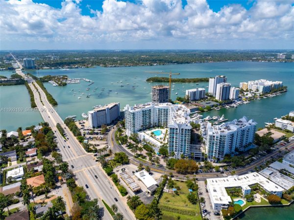 7918 Harbor Is Dr #311 North Bay Village, FL 33141