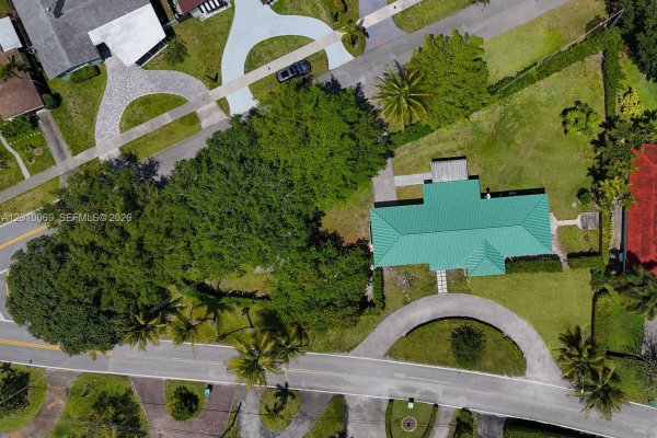 6065 N Waterway Dr Miami, FL 33155