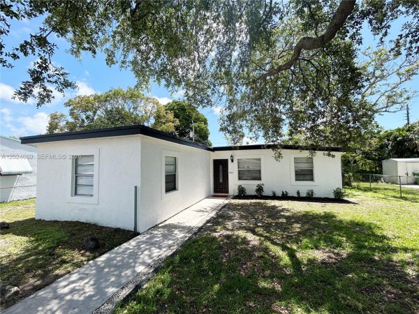 404 NW 18th Ave Fort Lauderdale, FL 33311