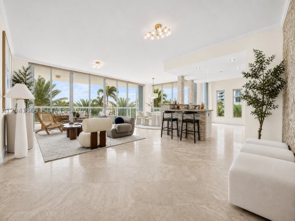 2645 S Bayshore Dr #304 Miami, FL 33133