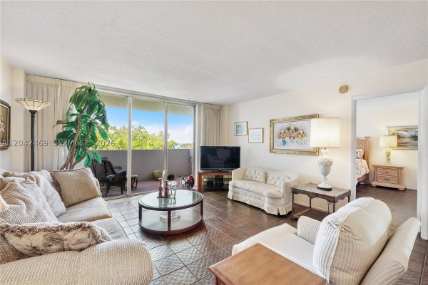 5 Island Ave #6A Miami Beach, FL 33139