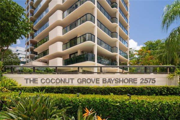 2575 S Bayshore Dr #5B Coconut Grove, FL 33133