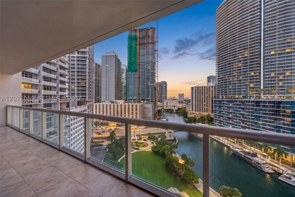 465 Brickell Ave #1602 Miami, FL 33131