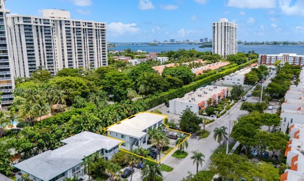 1385 NE 105th St Miami Shores, FL 33138