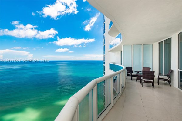 16001 Collins Ave #2903 Sunny Isles Beach, FL 33160