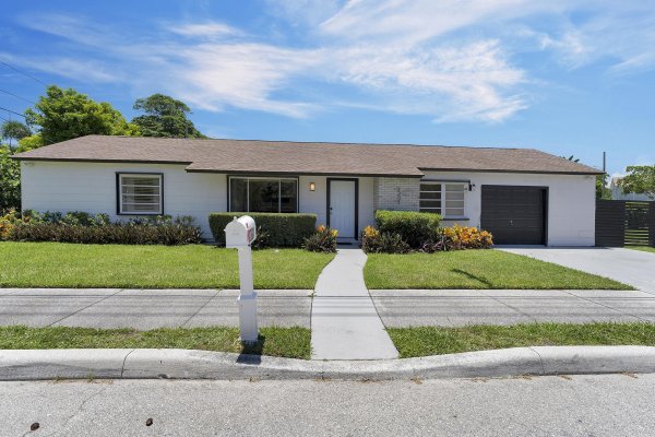 2301 Ridgeway West Palm Beach, FL 33401