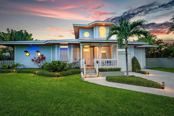 1121 Fairview Singer Island, FL 33404