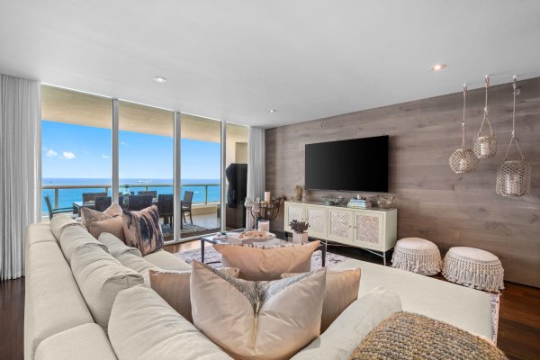 101 S Fort Lauderdale Bch Blvd #2303 Fort Lauderdale, FL 33316