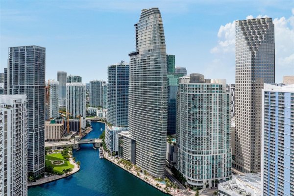 300 Biscayne Blvd Way #1507 Miami, FL 33131 300 Biscayne Blvd Way #1507 Miami, FL 33131