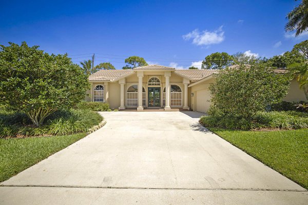 227 Shorewood Way Jupiter, FL 33458