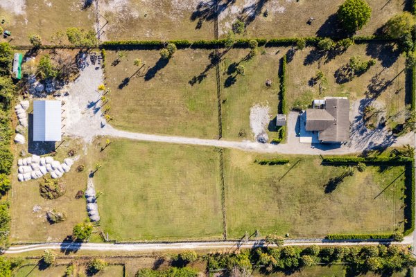 1216 C Loxahatchee Groves, FL 33470