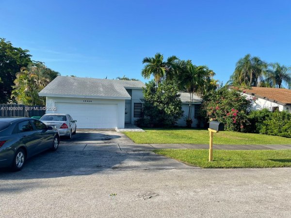 13424 SW 90th Ter Miami, FL 33186