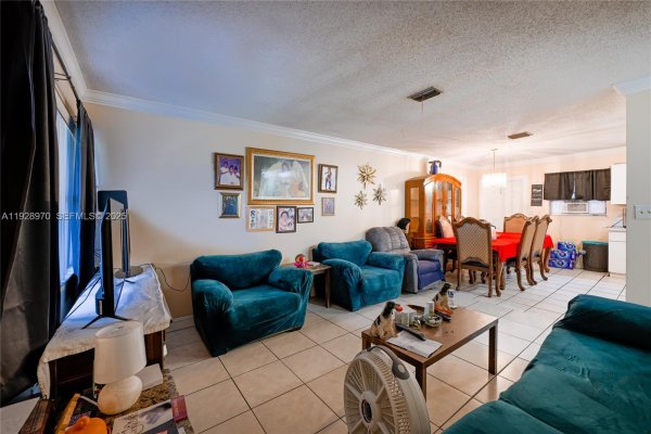 440 NW 7th Ter Pompano Beach, FL 33060