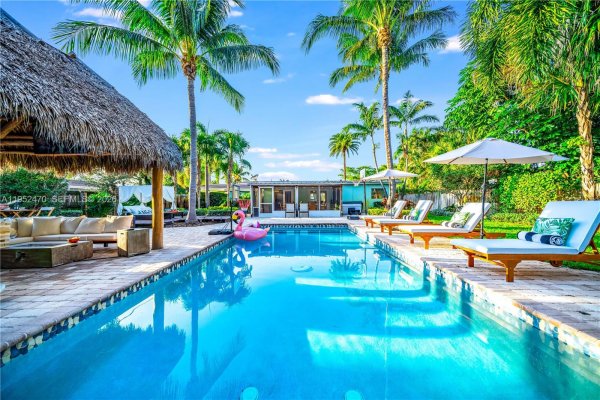 1230 NE 23rd Ct Pompano Beach, FL 33064