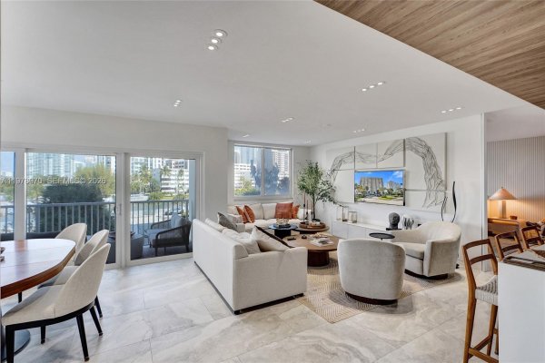 300 Bayview Dr #205 Sunny Isles Beach, FL 33160
