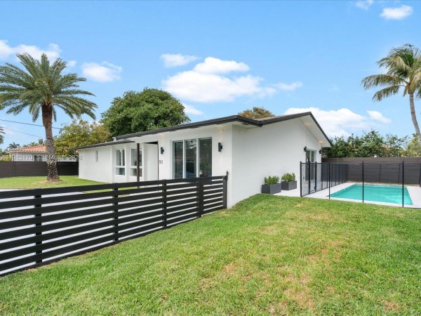 301 88th St Surfside, FL 33154