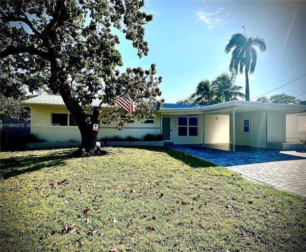 3042 Hayes St Hollywood, FL 33021