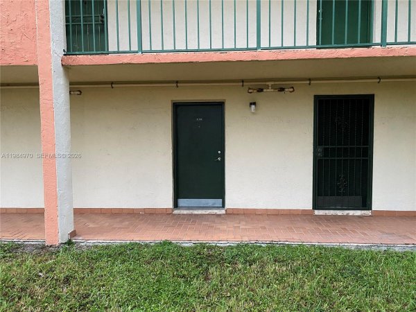 9405 W Flagler St #D105 Miami, FL 33174