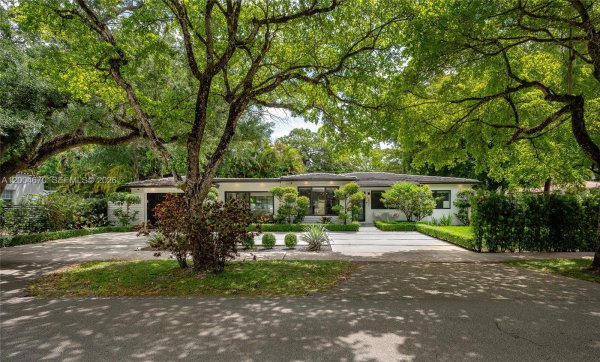 831 Cortez St Coral Gables, FL 33134