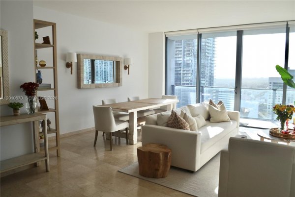 68 SE 6th St #2708 Miami, FL 33131