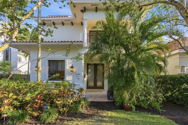 1704 NE 1st St Fort Lauderdale, FL 33301