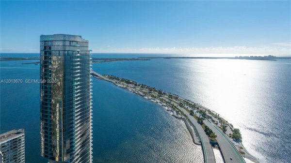 175 SE 25th Rd #4202 Miami, FL 33129