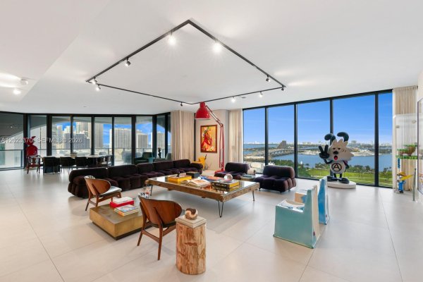 1000 Biscayne Blvd #1702 Miami, FL 33132