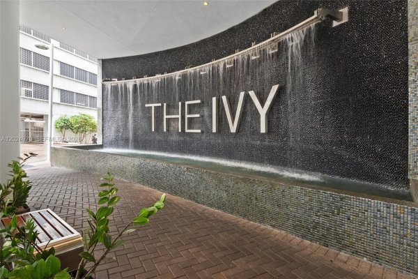 90 SW 3rd St #3810 Miami, FL 33130
