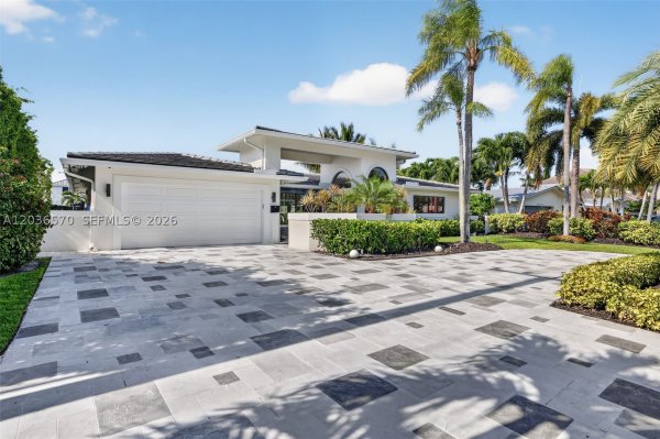 2611 NE 36th St Lighthouse Point, FL 33064