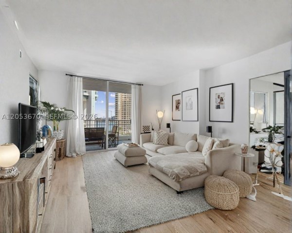 701 Brickell Key Blvd #1106 Miami, FL 33131