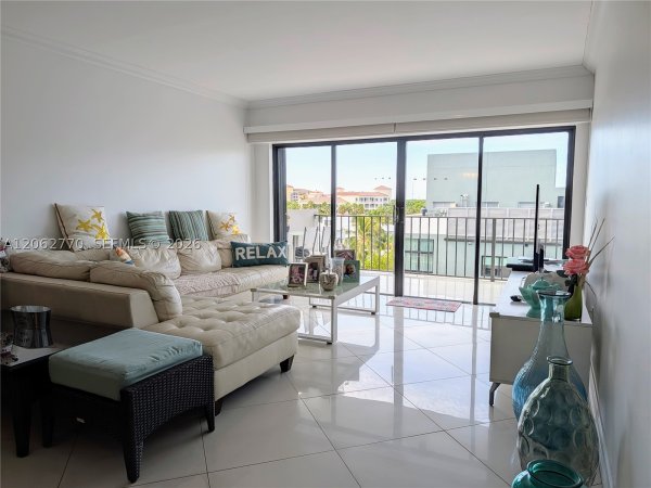 575 Crandon Blvd #706 Key Biscayne, FL 33149