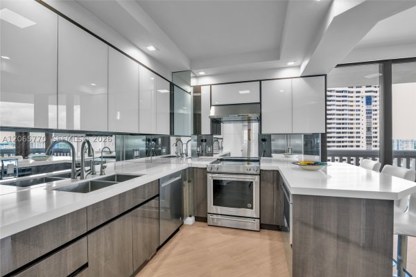2000 Island Blvd #2006 Aventura, FL 33160