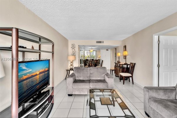9273 Collins Ave #308 Surfside, FL 33154