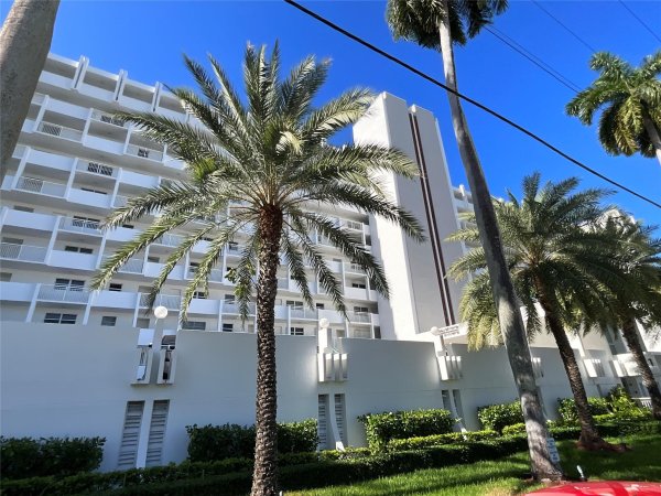511 Bayshore #405 Fort Lauderdale, FL 33304