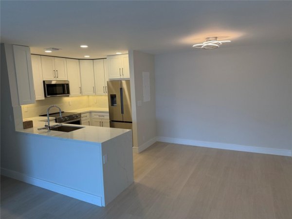 6347 Bay Clb #3 Fort Lauderdale, FL 33301