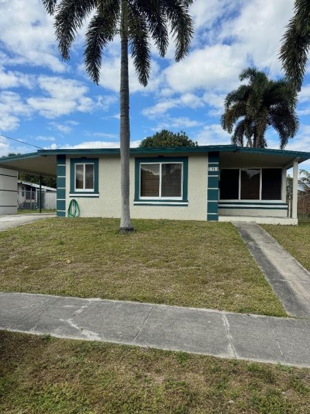 2757 SW 7th Fort Lauderdale, FL 33312