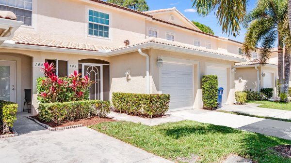 106 Wooden Mill Ter Jupiter, FL 33458