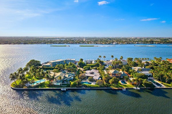 748 Island Palm Beach, FL 33480