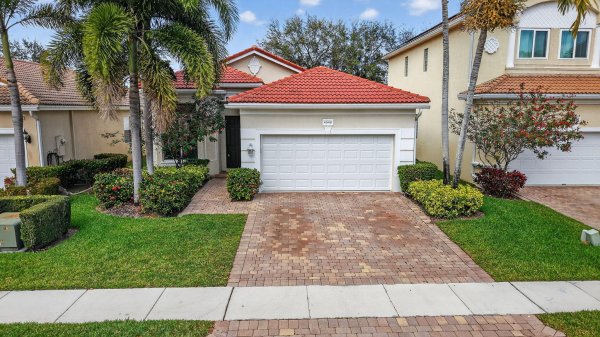 4045 Trovita Boynton Beach, FL 33436