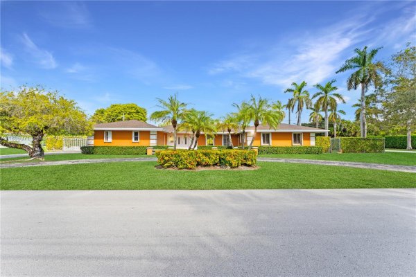 7205 SW 109th Ter Pinecrest, FL 33156