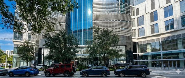 851 NE 1st Ave #2008 Miami, FL 33132