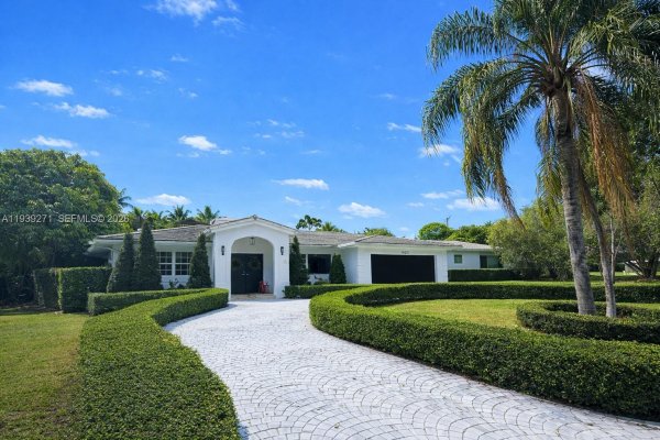 1420 Campamento Ave Coral Gables, FL 33156