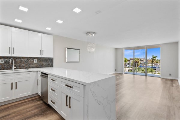 16710 NE 9th Ave #306 North Miami Beach, FL 33162