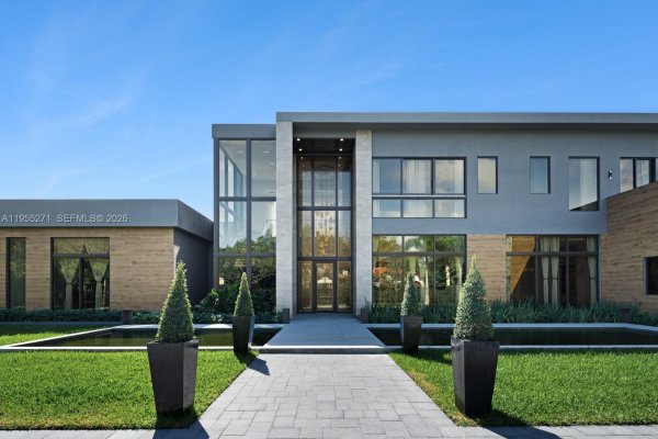 5900 SW 129th Ter Pinecrest, FL 33156