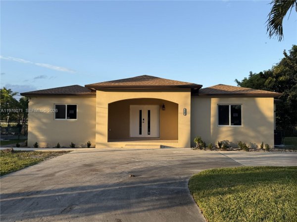 2295 NW 115th St Miami, FL 33167